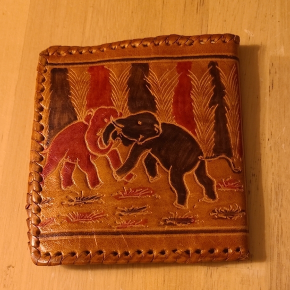 Artisan Tan Leather Wallet with Elephant Design - Picture 3 of 6